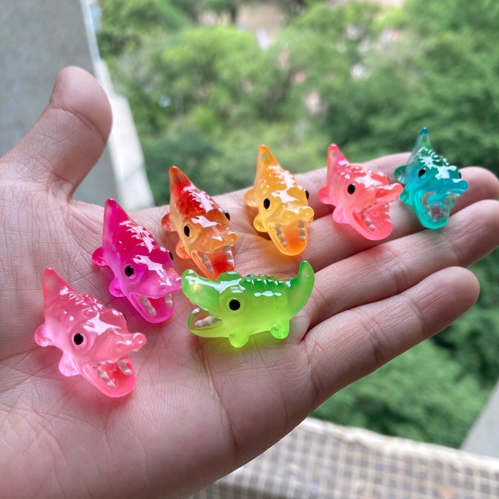 Resin Craft Material - Cabochons en résine fluorescente mignons en